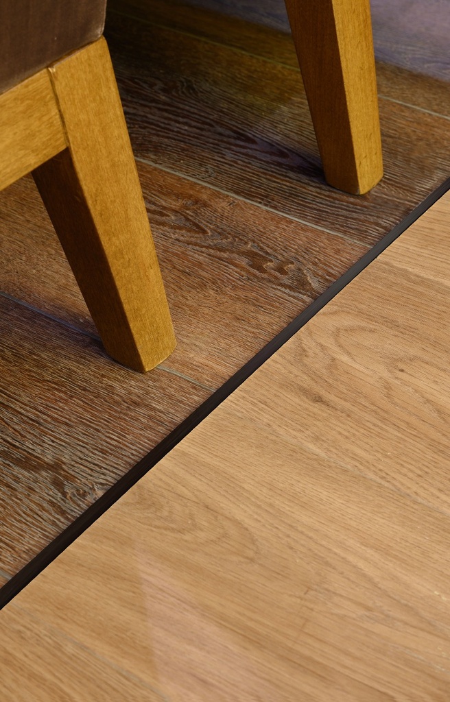 ACERO INOX. TERM. CUADR. 7 x 7mm  x 2,5m TITANIO ESM