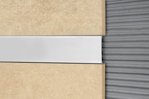 ACERO INOX. LISTELLO LUXOR 20mm x 2,5m BRI