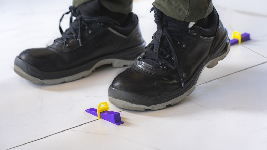 ESPACIADOR AUTONIVELANTE 2,0mm CLIP CON LOGO AMARILLO -PAQx150PCS